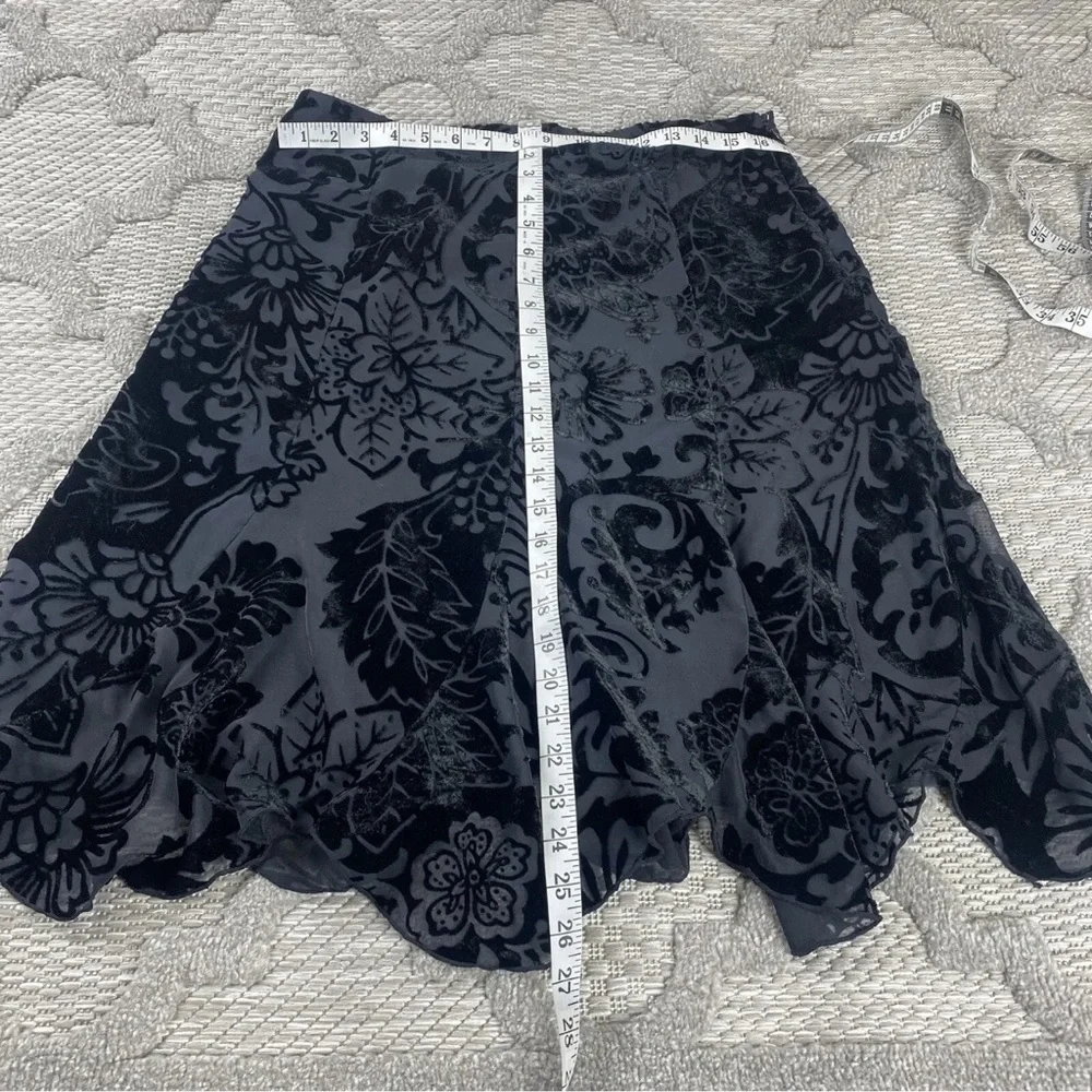 90’s CHIC Grunge MIDI Skirt By Notations, Velvety Floral Design Ruffled Length - Picture 10 of 16